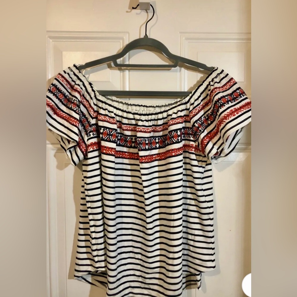 THML Mara off (or on) the shoulder knit top size Large